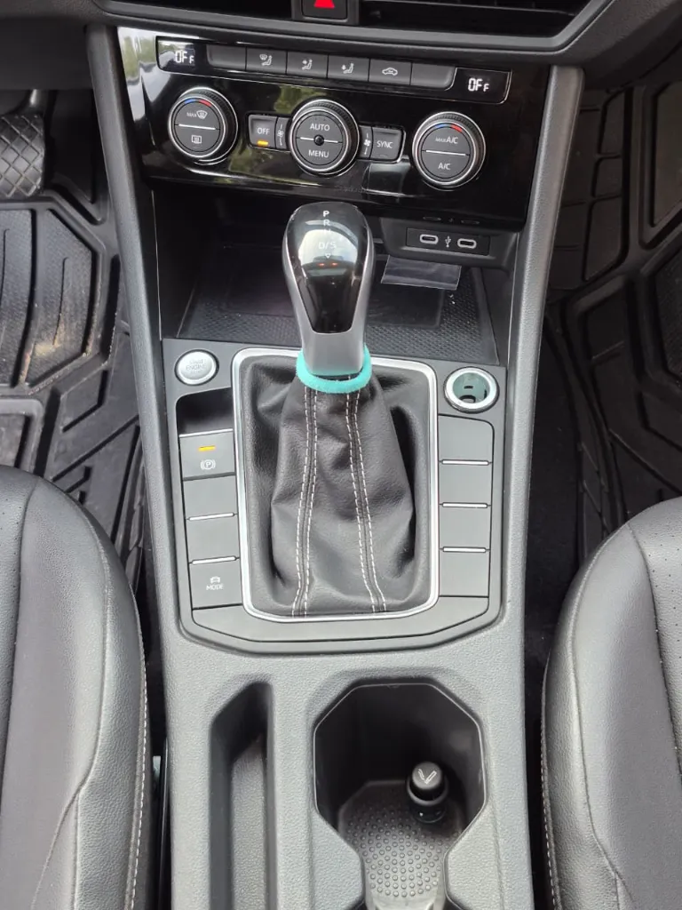 VOLKSWAGEN JETTA HIGHLINE 2023 (19).webp