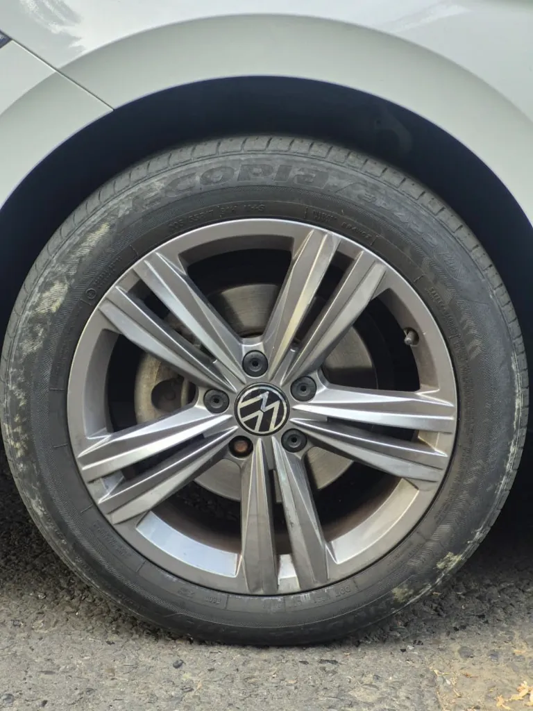 VOLKSWAGEN JETTA HIGHLINE 2023 (9).webp