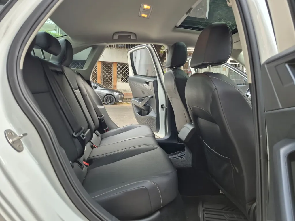 VOLKSWAGEN JETTA HIGHLINE 2023 (20).webp