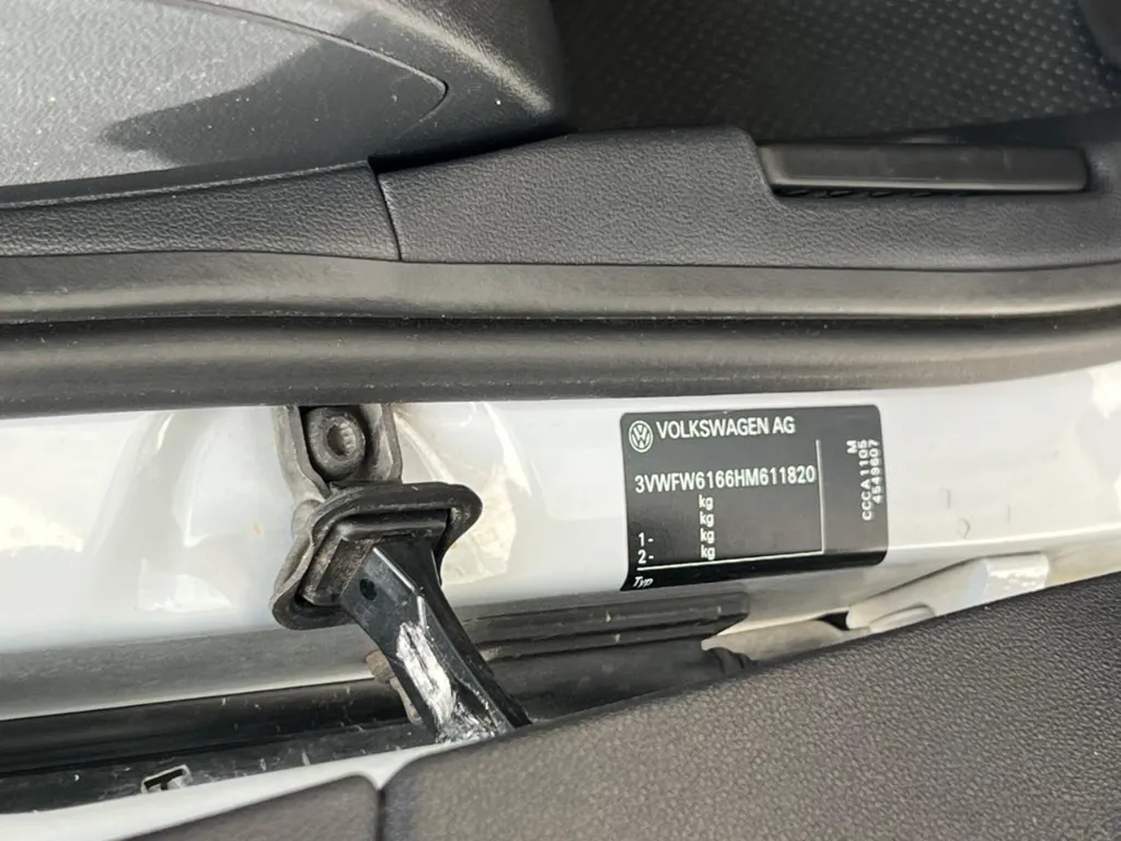 VOLKSWAGEN BEETLE 2.5 TP 2017  (9).webp