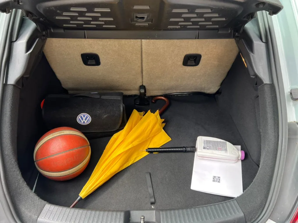 VOLKSWAGEN BEETLE 2.5 TP 2017  (8).webp