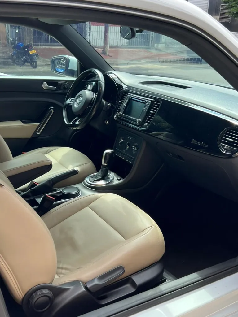 VOLKSWAGEN BEETLE 2.5 TP 2017  (12).webp