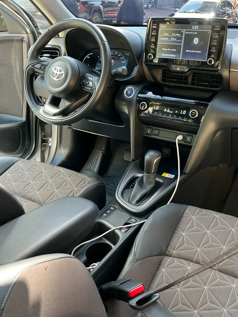 TOYOTA YARIS CROSS XLS HEV 2024 (12).webp