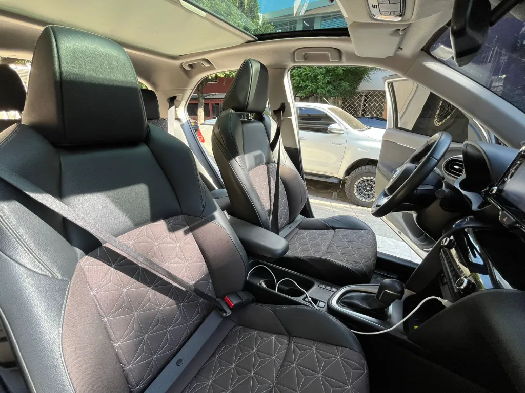 TOYOTA YARIS CROSS XLS HEV 2024 (16).webp