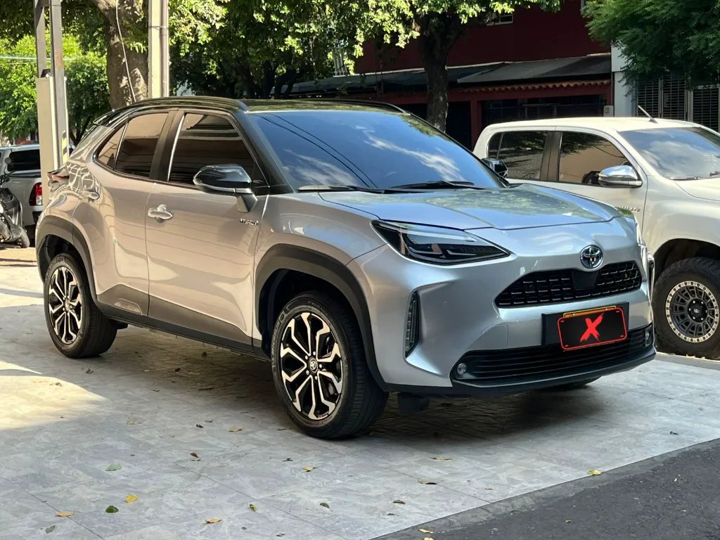TOYOTA YARIS CROSS XLS HEV 2024 (3).webp