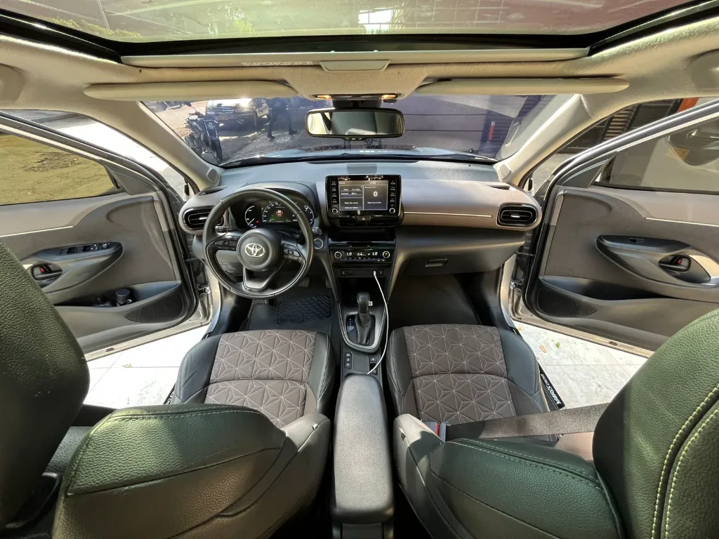 TOYOTA YARIS CROSS XLS HEV 2024 (8).webp