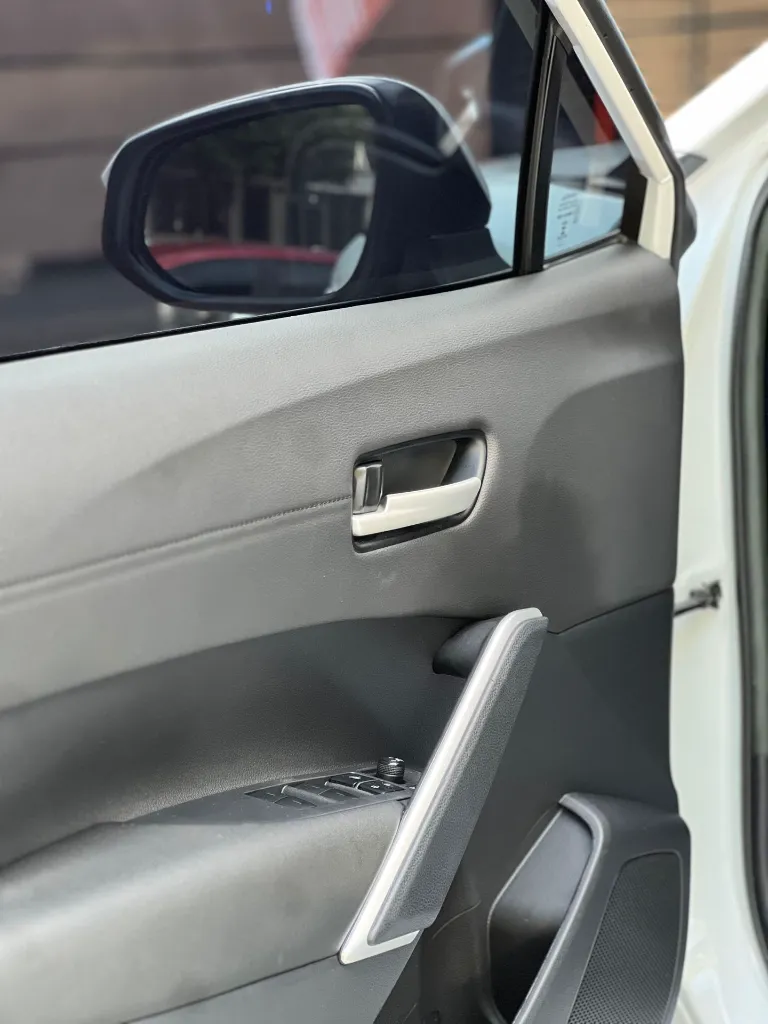 TOYOTA COROLLA CROSS XE-I GASOLINA 2023 publicar en $127.900 (18).webp