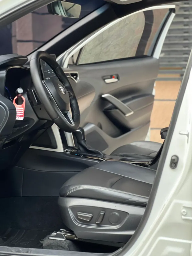 TOYOTA COROLLA CROSS XE-I GASOLINA 2023 publicar en $127.900 (7).webp