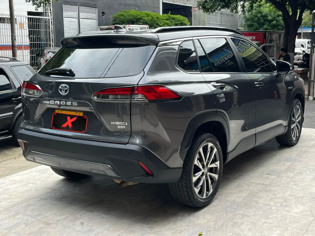 TOYOTA COROLLA CROSS HYBRID MOD 2024  (6).webp