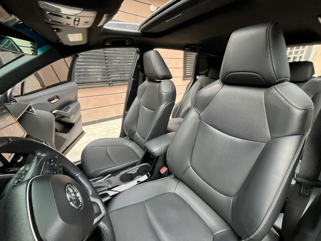 TOYOTA COROLLA CROSS HYBRID MOD 2024  (18).webp