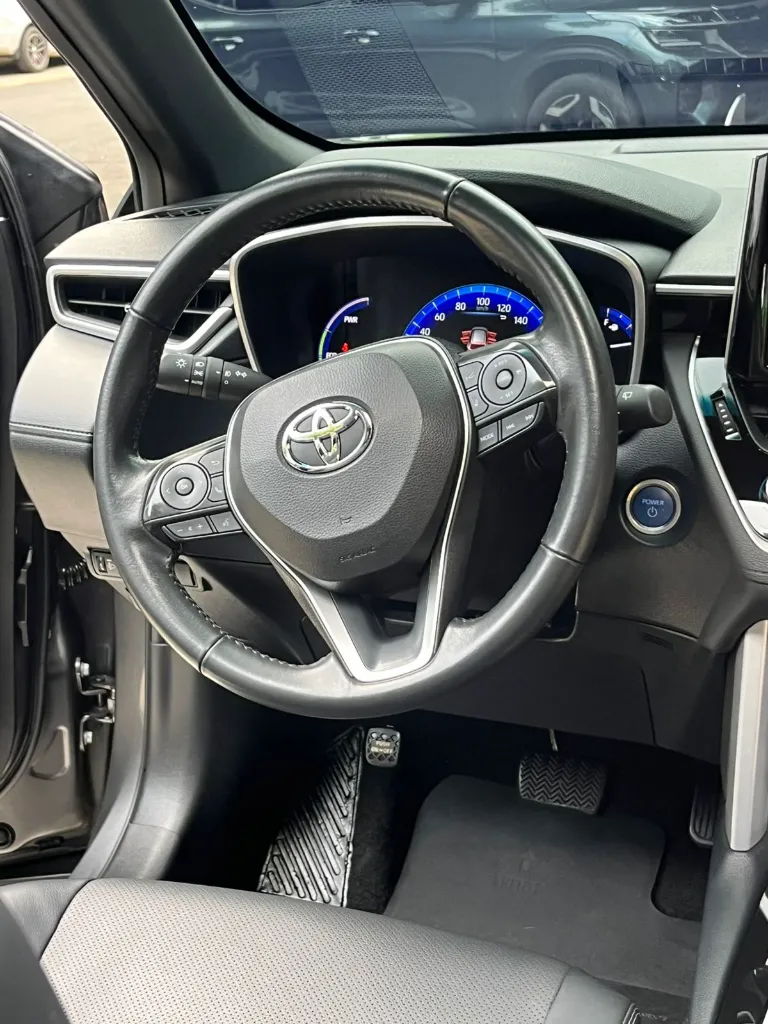 TOYOTA COROLLA CROSS HYBRID MOD 2024  (9).webp