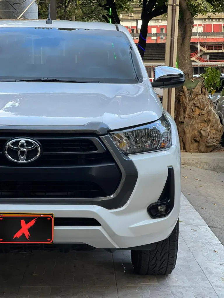TOYOTA HILUX 2.7 GASOLINA 4X4 MT 2022  (7).webp