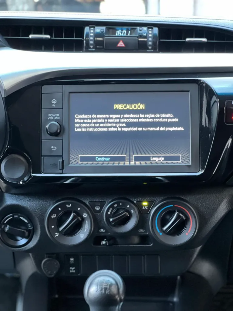 TOYOTA HILUX 2.7 GASOLINA 4X4 MT 2022  (17).webp