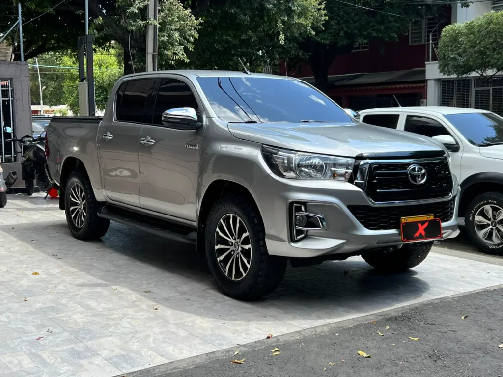 TOYOTA HILUX SRV 2.8 DIÉSEL 4X4 BLINDAJE 2+ 2020 publicar en $223.900 (3).webp