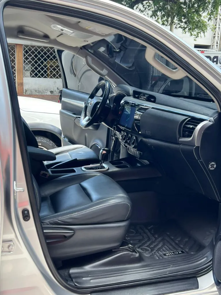 TOYOTA HILUX SRV 2.8 DIÉSEL 4X4 BLINDAJE 2+ 2020 publicar en $223.900 (9).webp