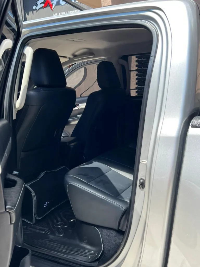 TOYOTA HILUX SRV 2.8 DIÉSEL 4X4 BLINDAJE 2+ 2020 publicar en $223.900 (21).webp