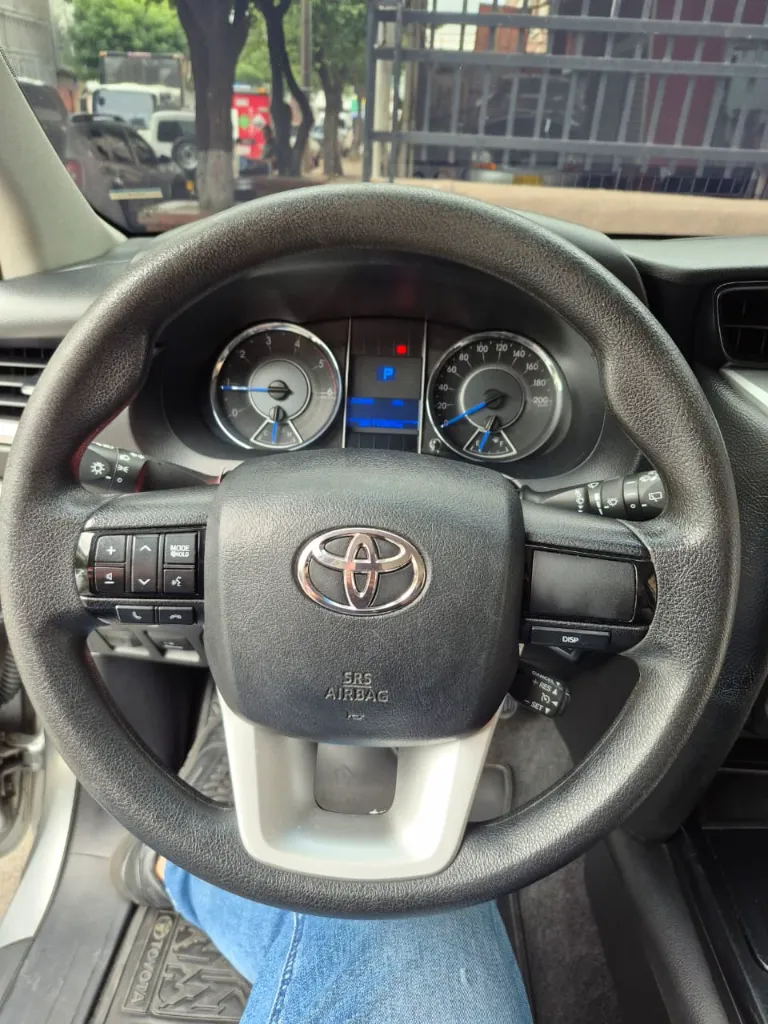 TOYOTA FORTUNER SW4 Diésel 2019 (19).webp