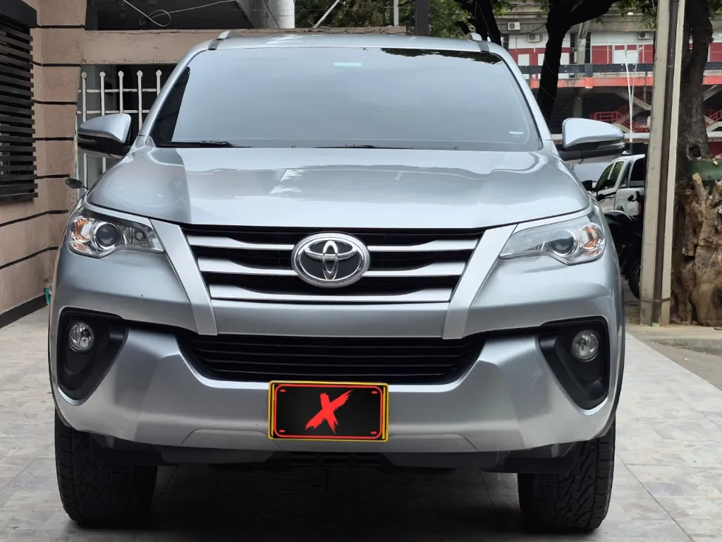 TOYOTA FORTUNER SW4 Diésel 2019 (2).webp