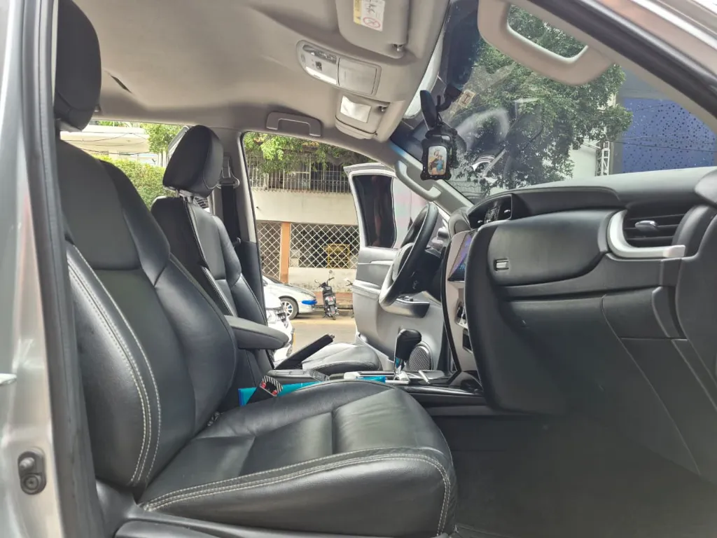 TOYOTA FORTUNER SW4 Diésel 2019 (24).webp