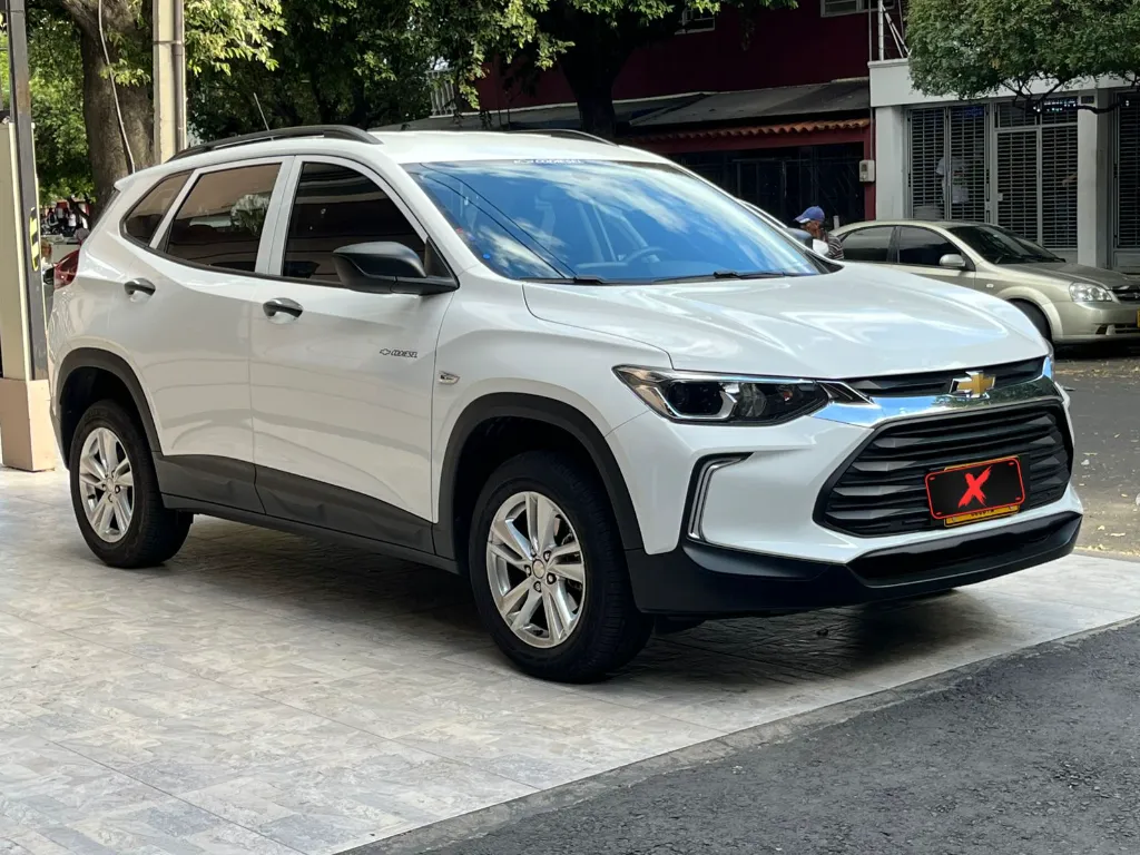 CHEVROLET TRACKER TURBO AUT MOD 2023 (3).webp