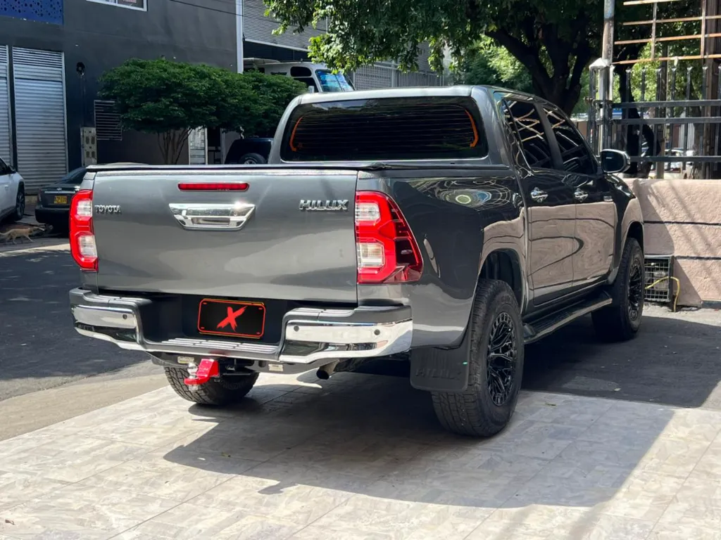TOYOTA HILUX SRV 2.4 DIÉSEL 2022  (6).webp