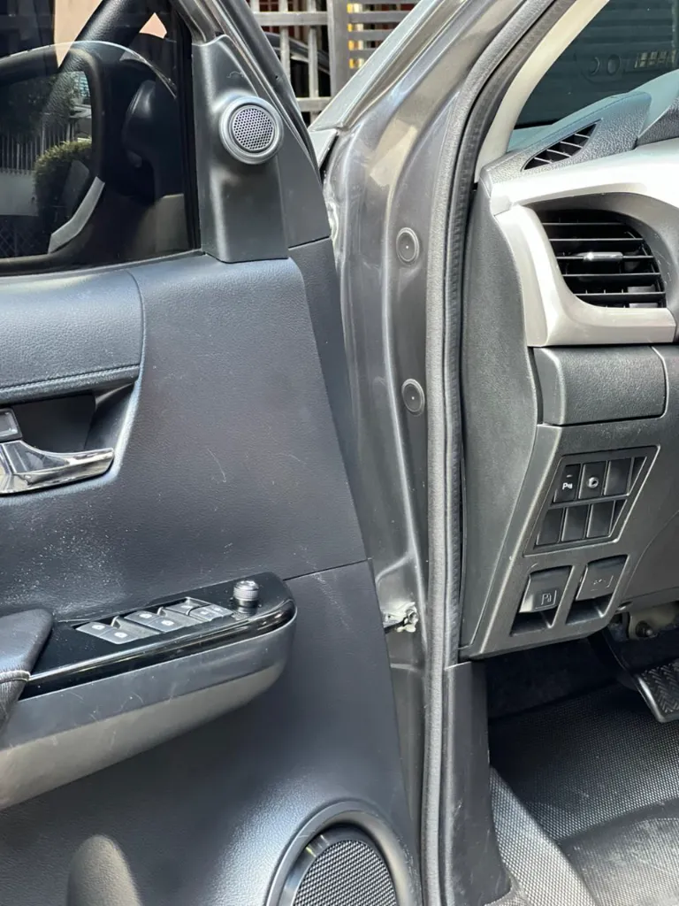 TOYOTA HILUX SRV 2.4 DIÉSEL 2022  (21).webp