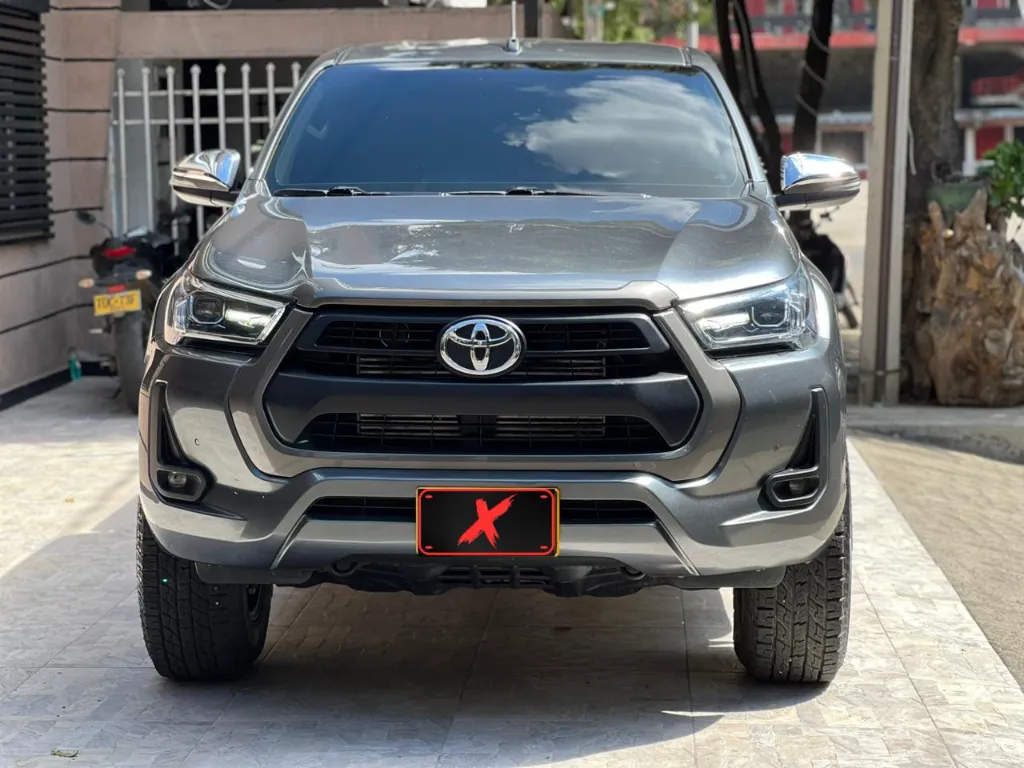 TOYOTA HILUX SRV 2.4 DIÉSEL 2022  (2).webp