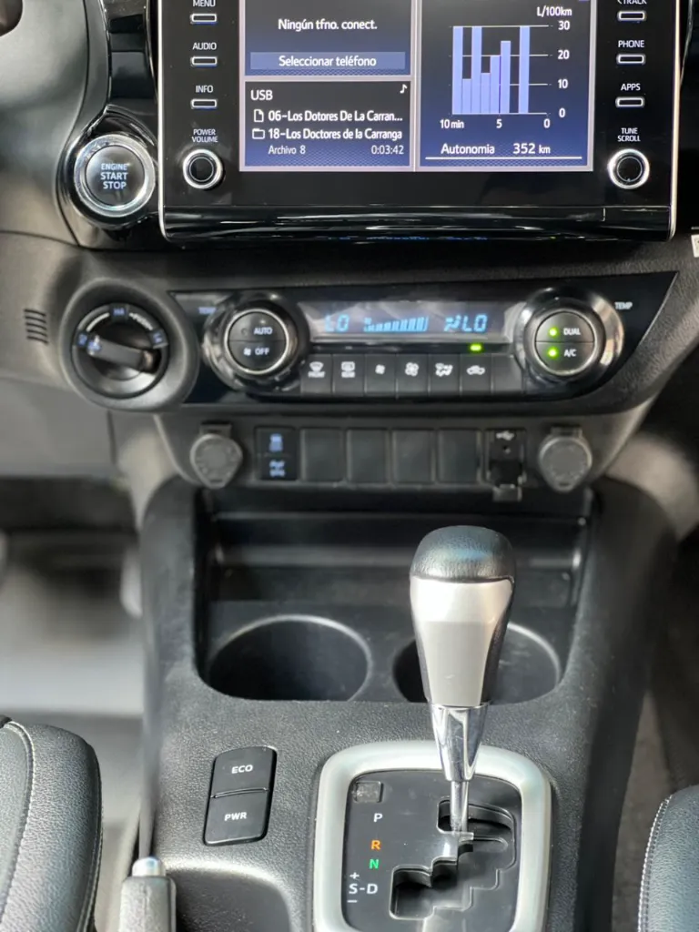 TOYOTA HILUX SRV 2.4 DIÉSEL 2022  (16).webp