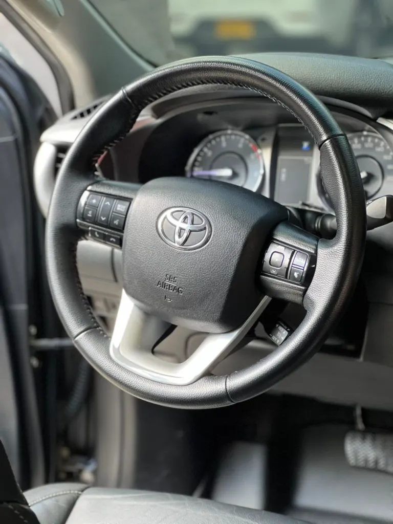 TOYOTA HILUX SRV 2.4 DIÉSEL 2022  (14).webp