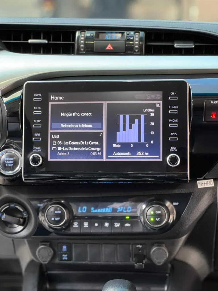 TOYOTA HILUX SRV 2.4 DIÉSEL 2022  (15).webp