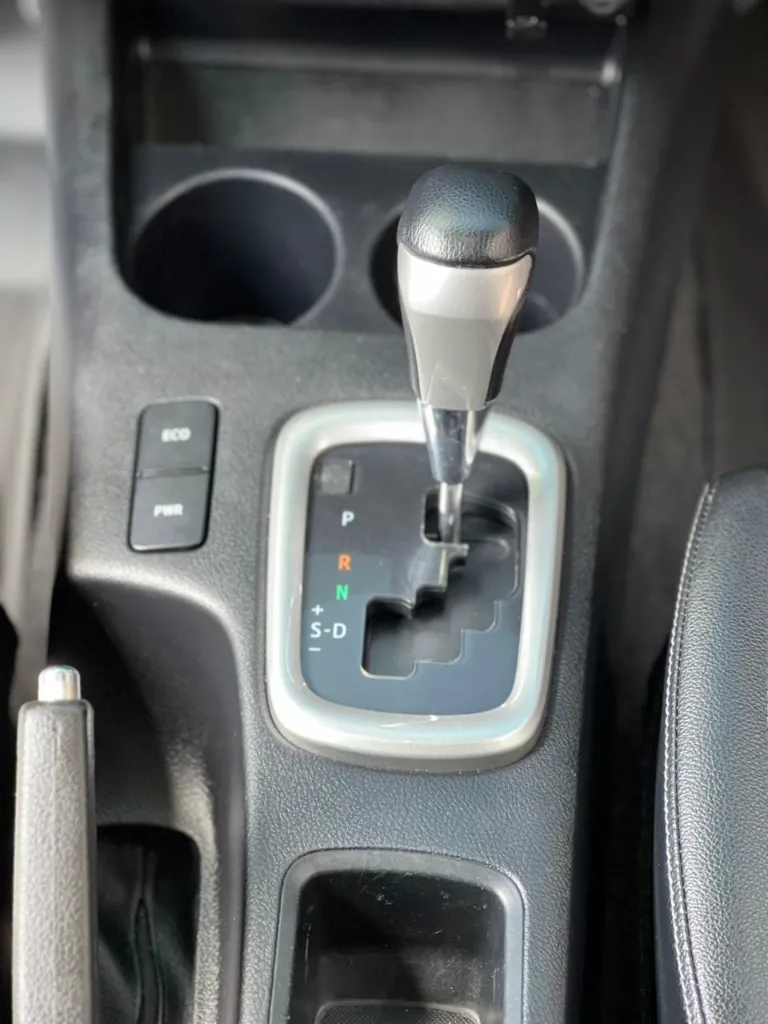 TOYOTA HILUX SRV 2.4 DIÉSEL 2022  (17).webp