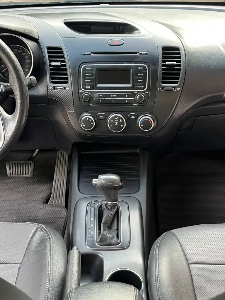 KIA CERATO PRO AUTOMATICO 2016 (10).webp