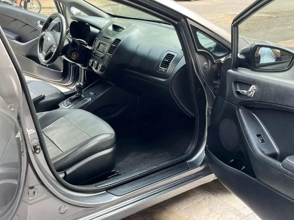 KIA CERATO PRO AUTOMATICO 2016 (12).webp