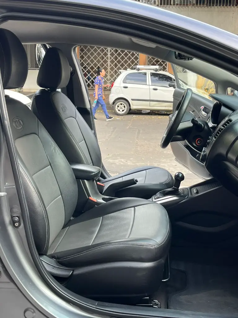 KIA CERATO PRO AUTOMATICO 2016 (15).webp