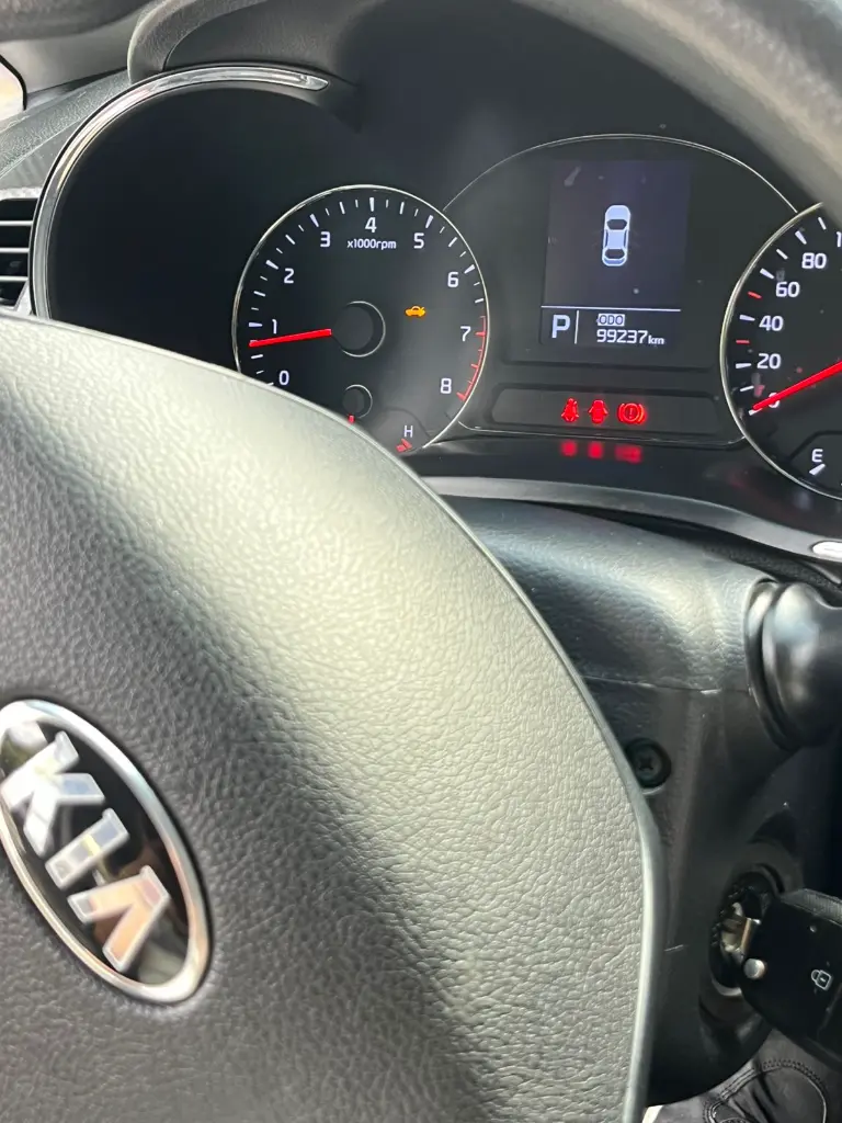 KIA CERATO PRO AUTOMATICO 2016 (11).webp