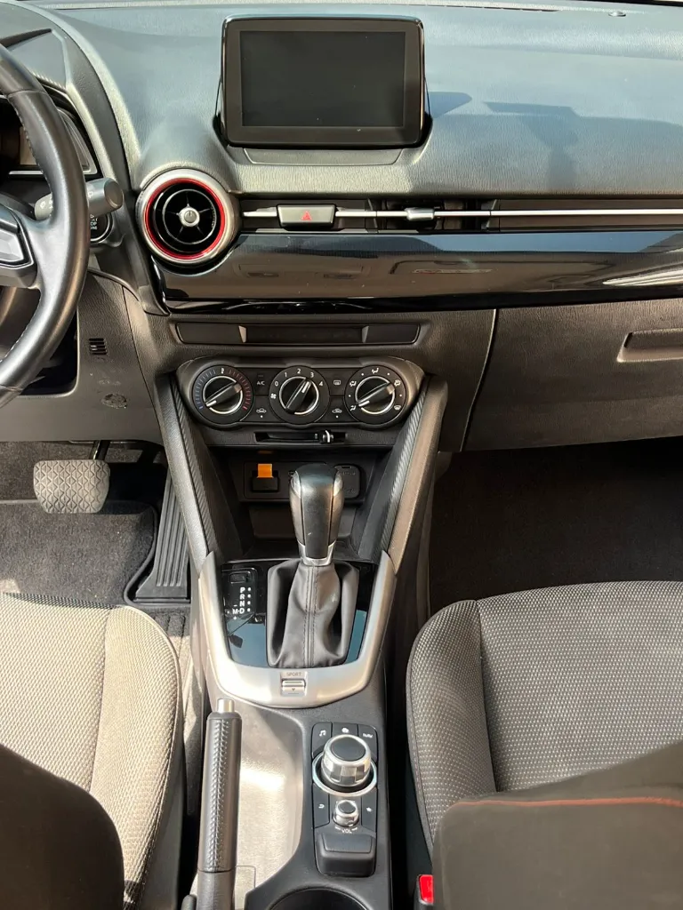 MAZDA 2 TOURING AUTOMATICO MOD 2023 (15).webp