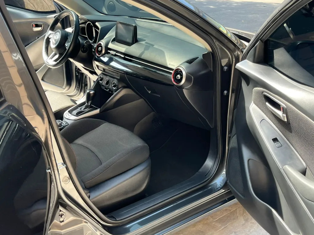 MAZDA 2 TOURING AUTOMATICO MOD 2023 (12).webp