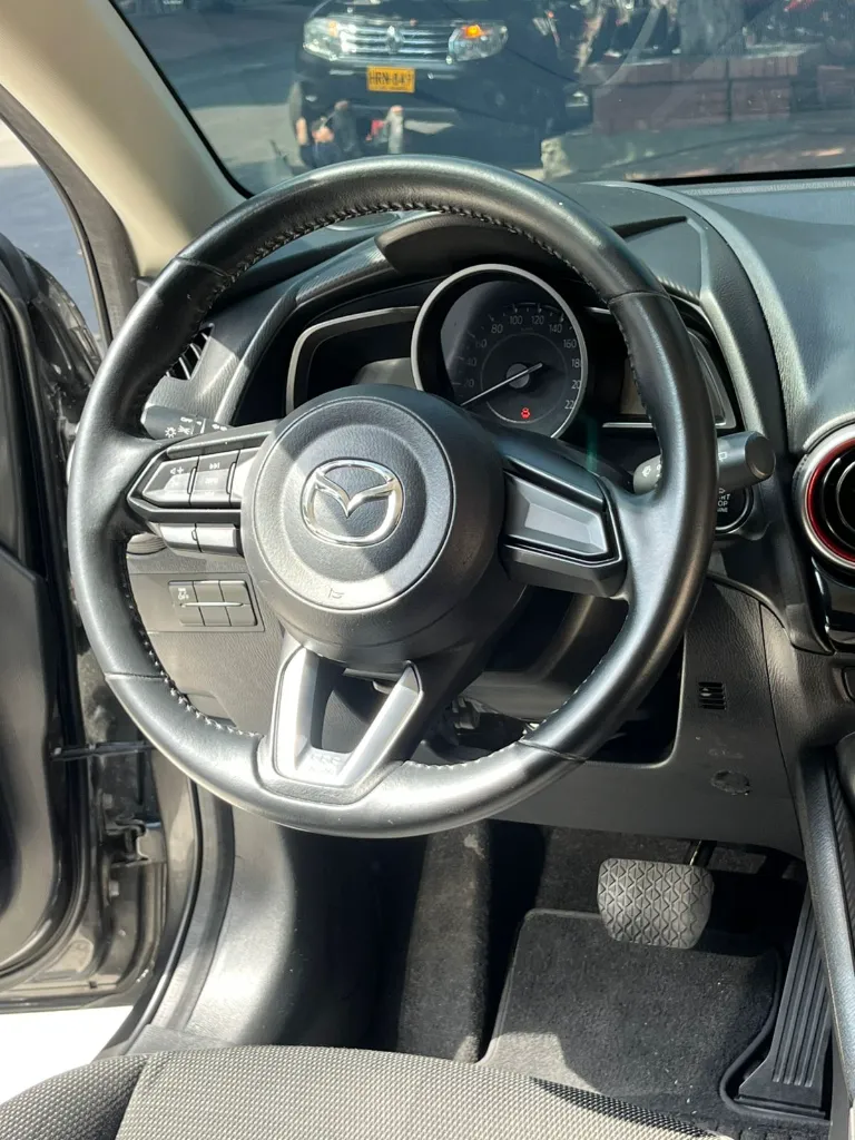 MAZDA 2 TOURING AUTOMATICO MOD 2023 (10).webp