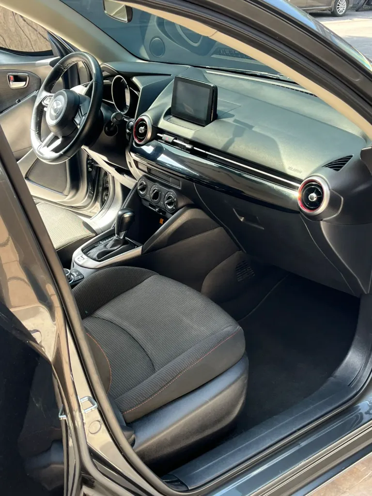 MAZDA 2 TOURING AUTOMATICO MOD 2023 (13).webp