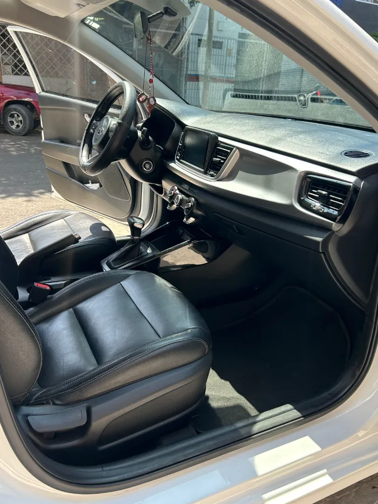 KIA RIO ZENITH AT 2022  (11).webp