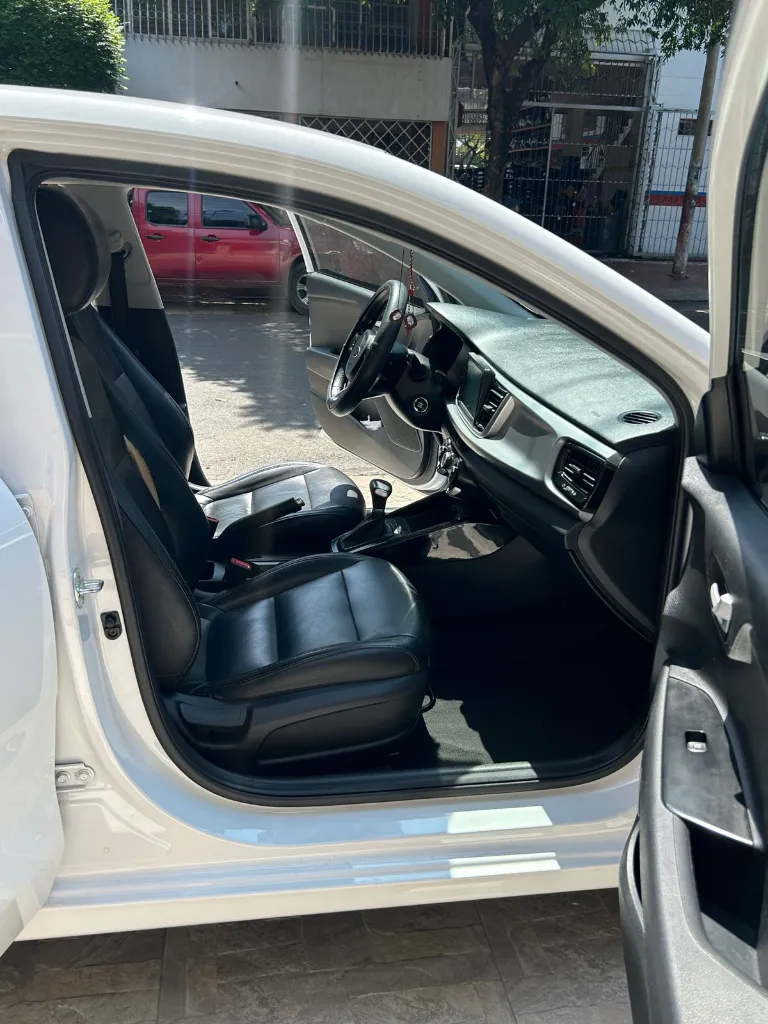 KIA RIO ZENITH AT 2022  (9).webp
