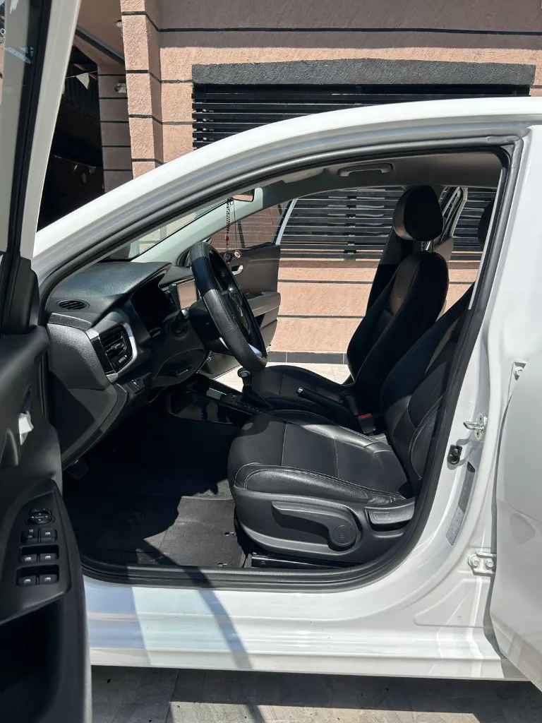 KIA RIO ZENITH AT 2022  (14).webp