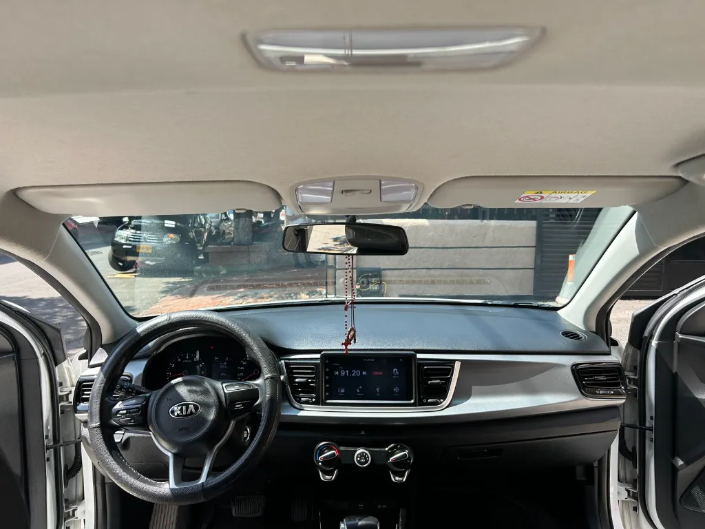 KIA RIO ZENITH AT 2022  (18).webp