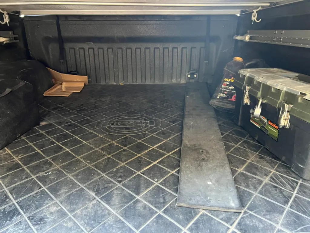 NISSAN FRONTIER LE 2.5 DIÉSEL 4X4 TP 2023 publicar en $186.900 (19).webp