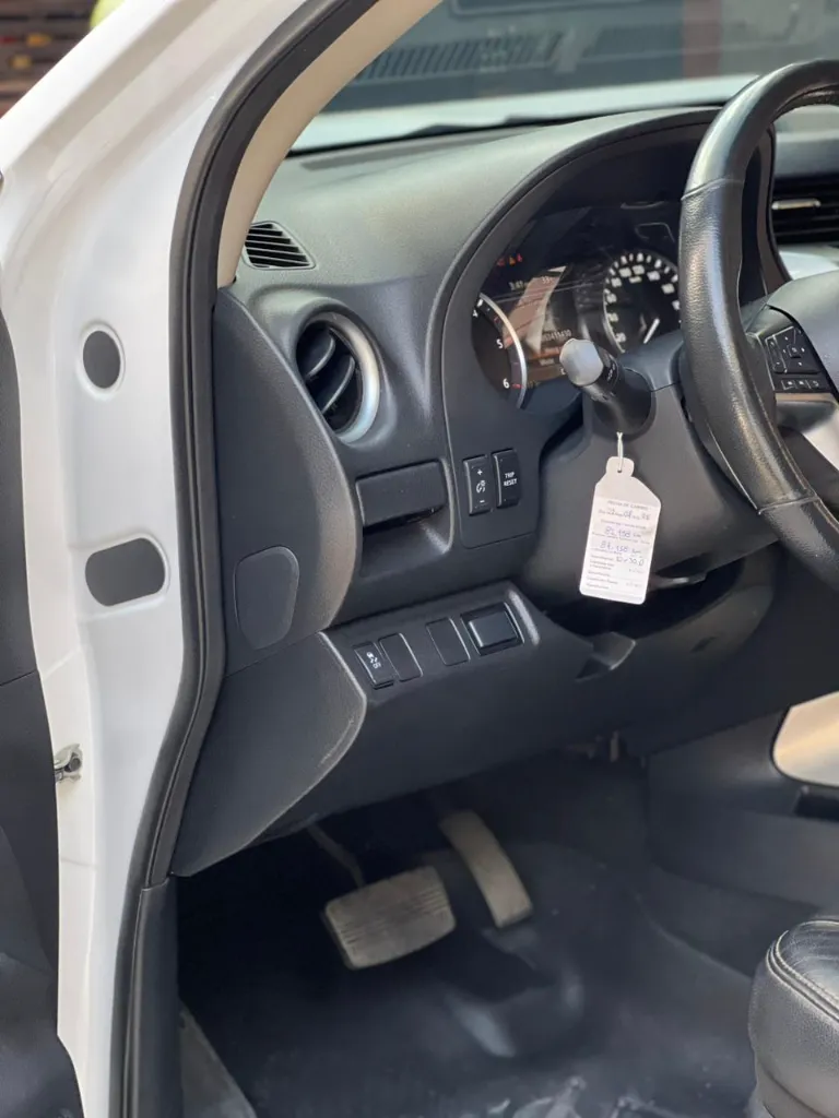 NISSAN FRONTIER LE 2.5 DIÉSEL 4X4 TP 2023 publicar en $186.900 (8).webp