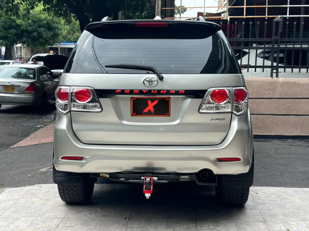 TOYOTA FORTUNER SR5 2.7 GASOLINA TAILANDESA 2012 (5).webp