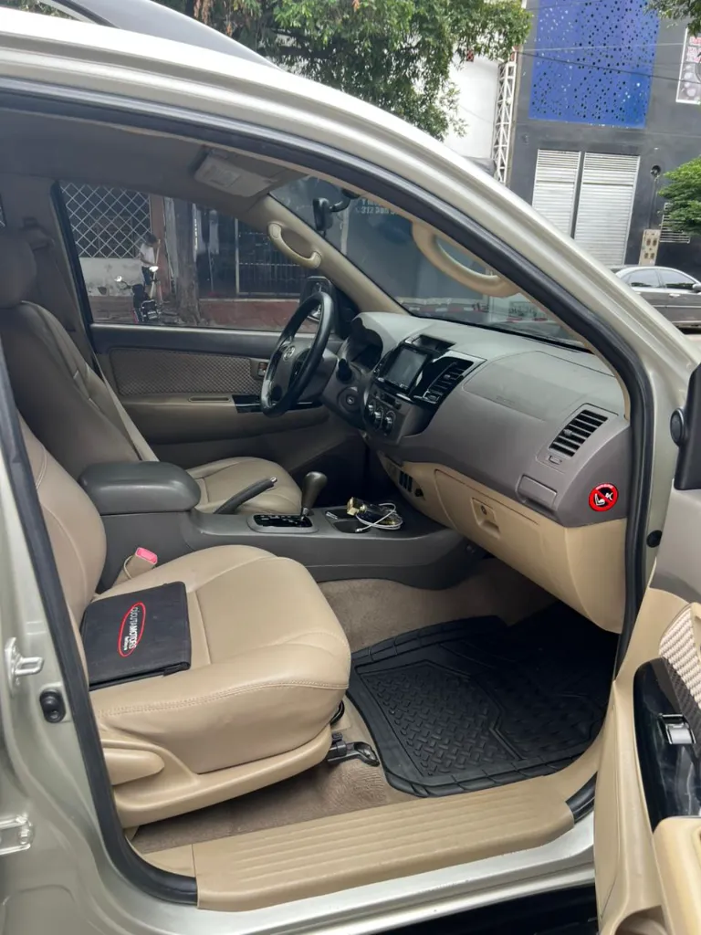 TOYOTA FORTUNER SR5 2.7 GASOLINA TAILANDESA 2012 (15).webp