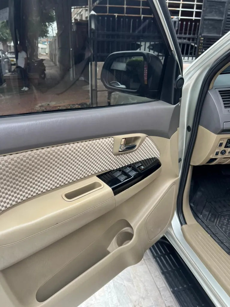 TOYOTA FORTUNER SR5 2.7 GASOLINA TAILANDESA 2012 (10).webp