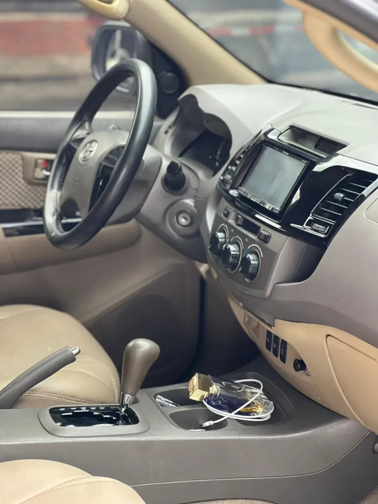 TOYOTA FORTUNER SR5 2.7 GASOLINA TAILANDESA 2012 (11).webp