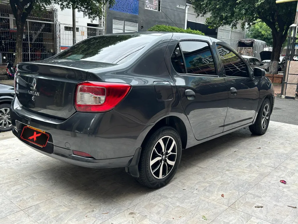 RENAULT LOGAN EXPRESSION 2018 MT (6).webp